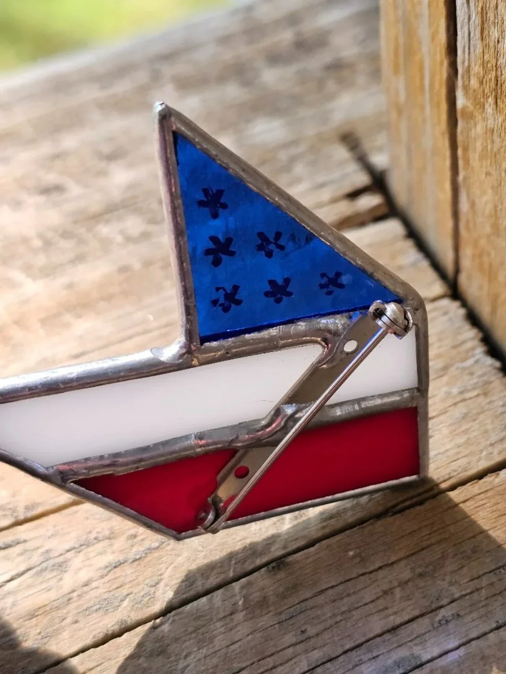 Womens Brooch Pin Stained Glass Red White Blue Patriotic Flag Sailboat Boat USA